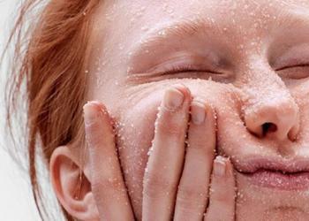 La cura della pelle del viso in base all'età Come prendersi cura di sé a 20 anni