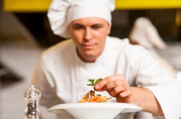 Opis stanowiska pracy kucharza w szkolnej stołówce